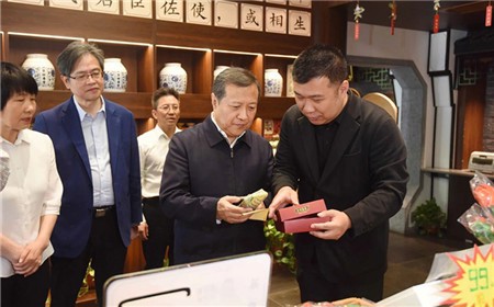 廉毅敏在杭州調研：大力發展銀發經濟 持續增進老年人福祉