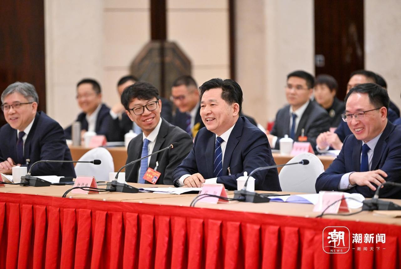 政協委員聯組討論政府工作報告