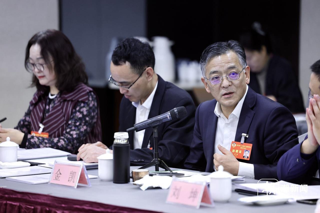 省政協委員分組討論政府工作報告